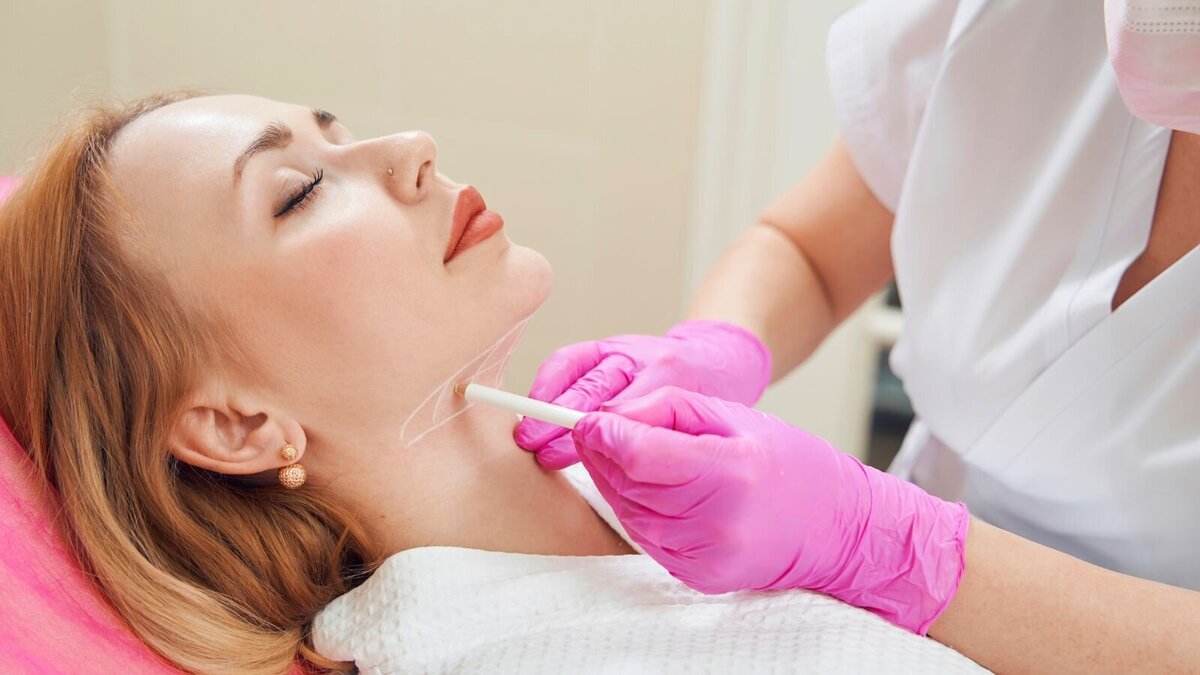 Hals und Kinn - eine ästhetische Einheit