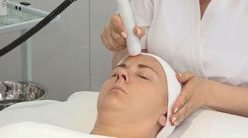 Kaltes Plasma kann für eine vollständige Reinigung der Haut sorgen. Foto: CNC Cosmetics