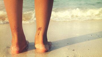 Bei Henna-Tattoos im Urlaub sind z.B. schwere allergische Reaktionen möglich. Foto: jakkapan/Shutterstock.com 