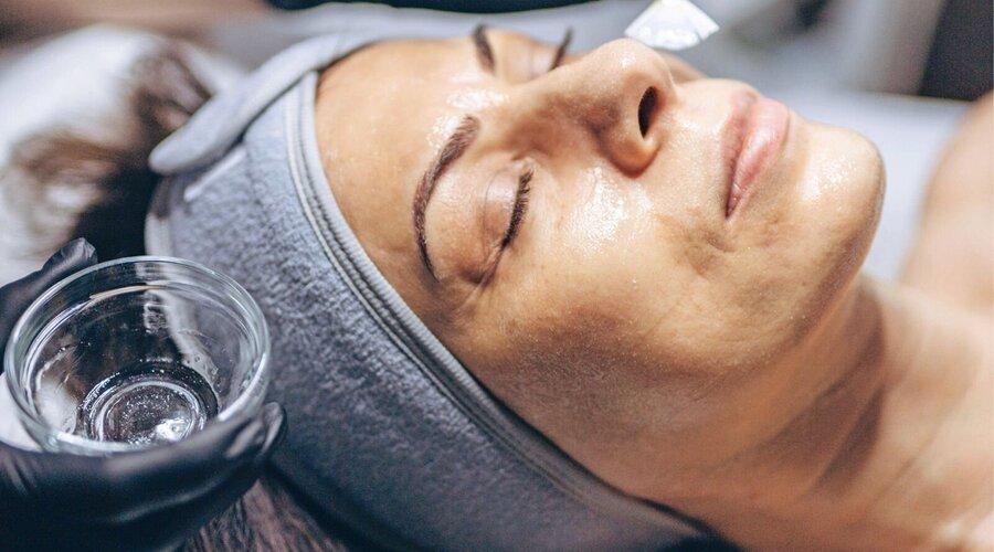 Peelings für Haut in den Wechseljahren