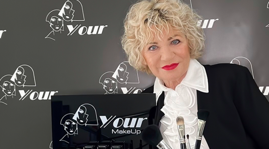 Foto: Malu Wilz
Make-up-Expertin und Firmengründerin 
Malu Wilz feiert dieses Jahr ihr 44-jähriges 
Jubiläum.