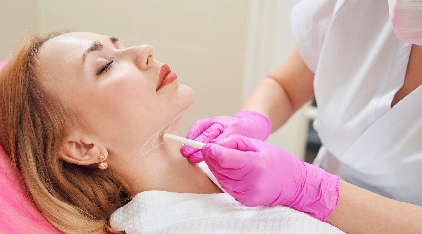 Hals und Kinn - eine ästhetische Einheit