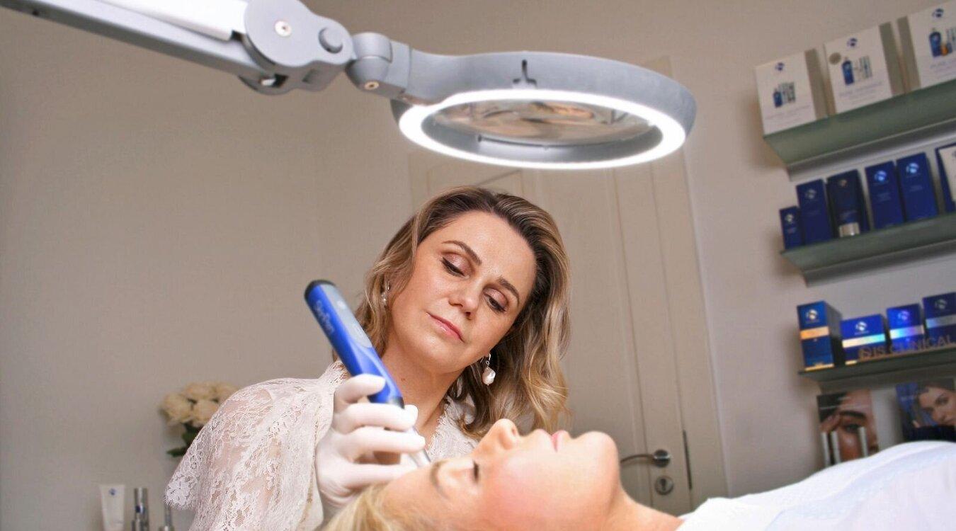 Aufmacher-Image_MICRONEEDLING-SO-GELINGT-ES